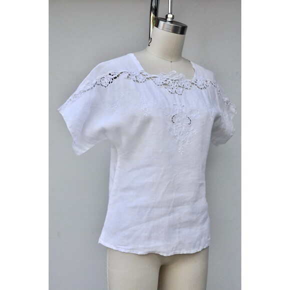 50s White LINEN Embroidered Blouse Eyelet Blouse Peasant Blouse Italian S - Picture 4 of 10